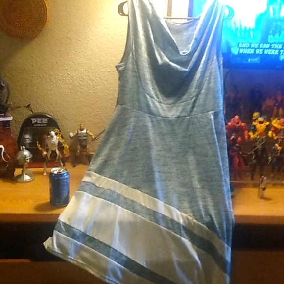 Blue and whitedress - Picture 1 of 1